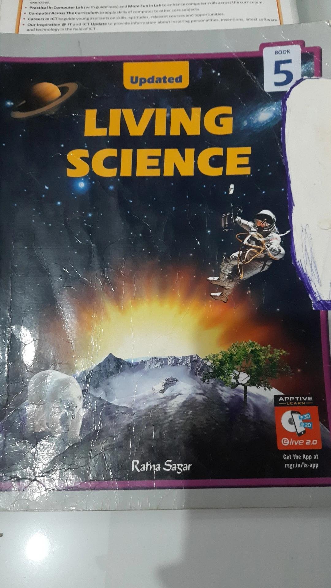 Living Science Book 5 Living Science Book 5 by Ratna Sagar
